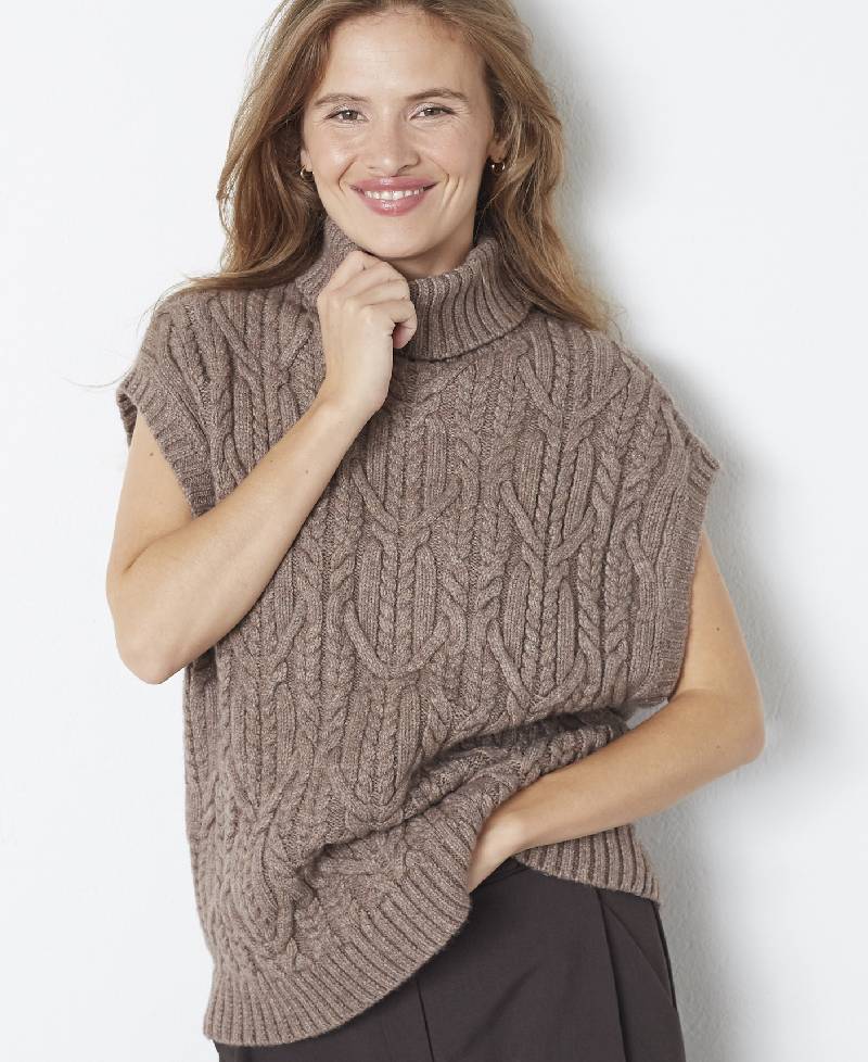 CoCouture RowCC Oversize Cable Knit Vest - 154 Walnut